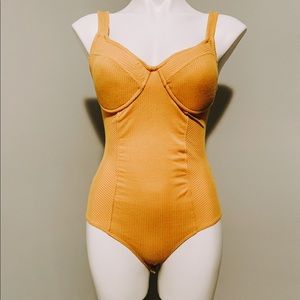 5/$25 - Mustard yellow body suit size large